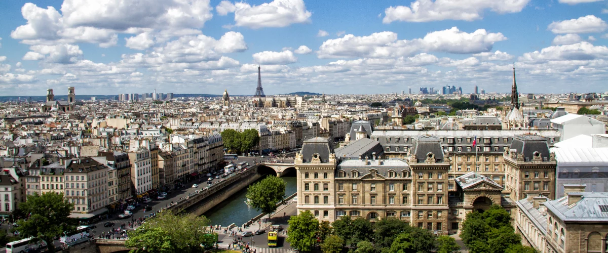 PARIS - ARTICLE