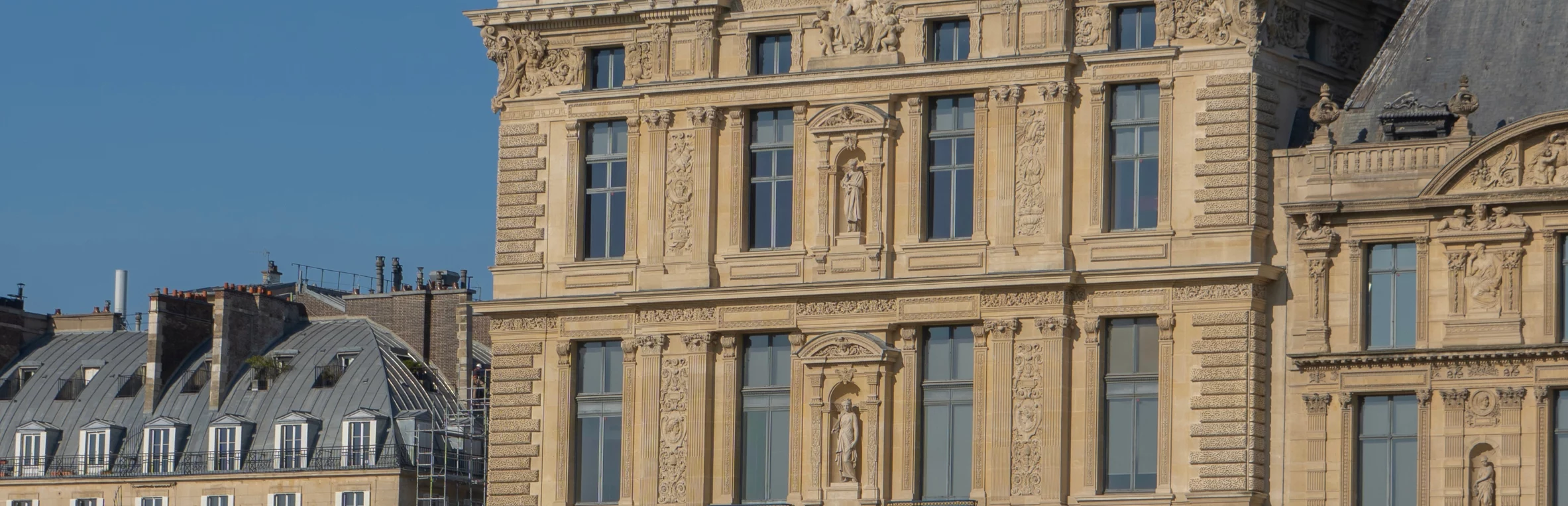 SAISON ESTIVALE - PARIS 2025