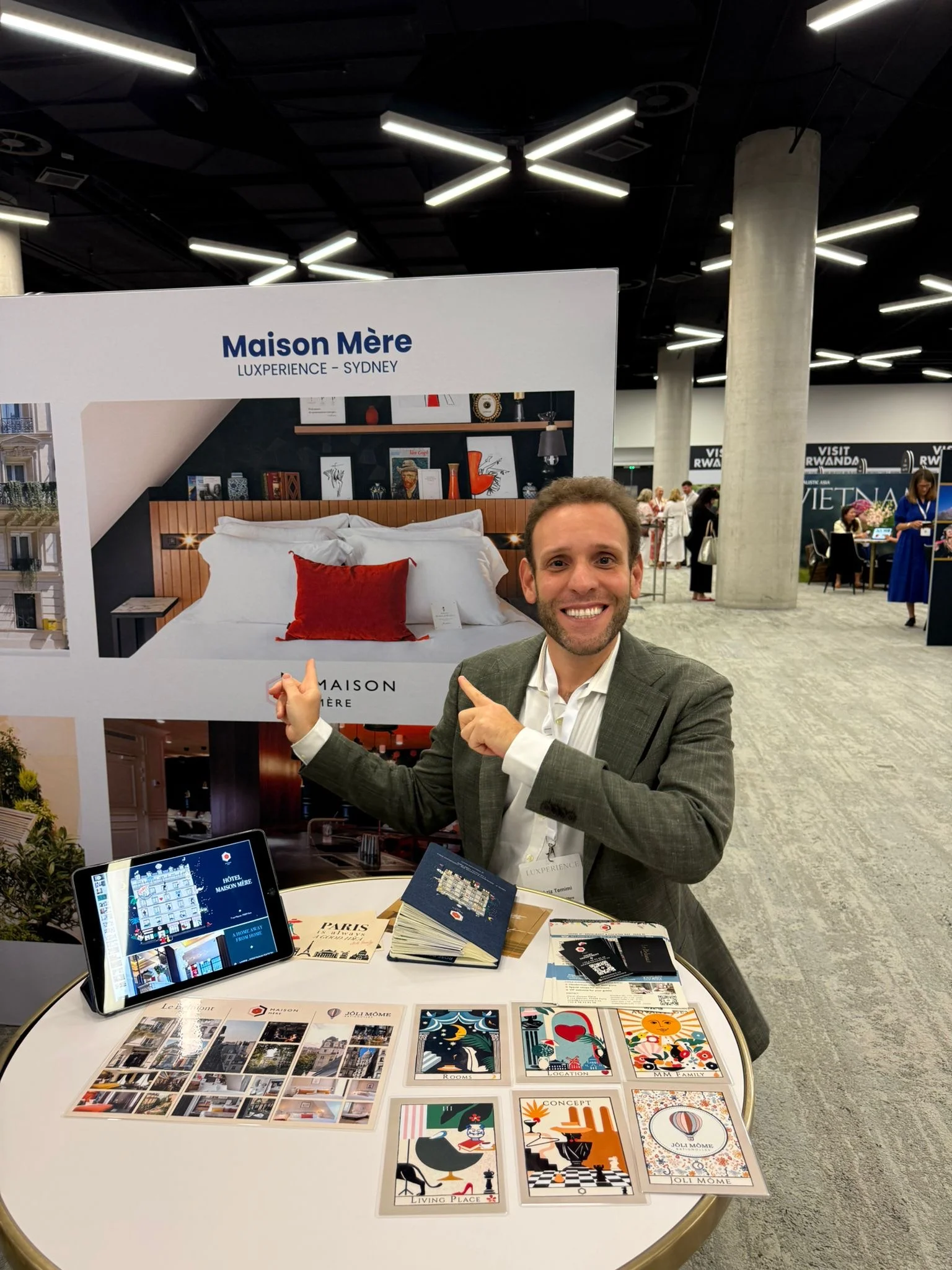 MAISON MÈRE - SALON LUXPERIENCE